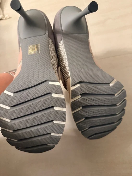 Women’s Suede & Mesh Velcro Sneakers in Blush Pink- NEW NO BOX - Picture 5 of 9